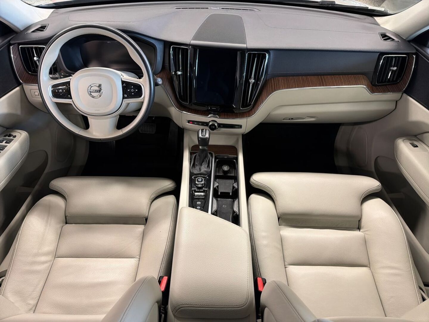 VOLVO XC60 2019