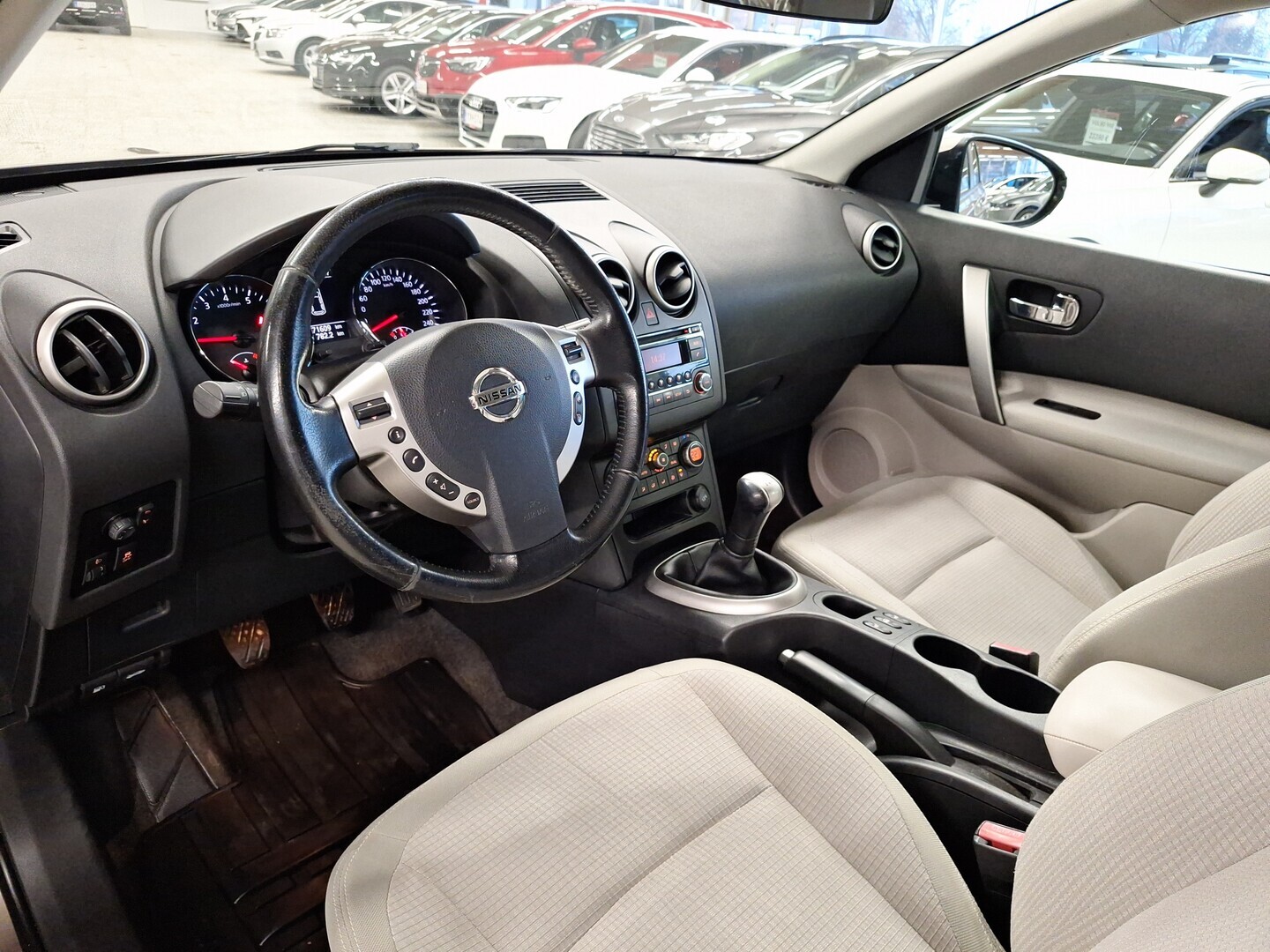 NISSAN Qashqai 2011