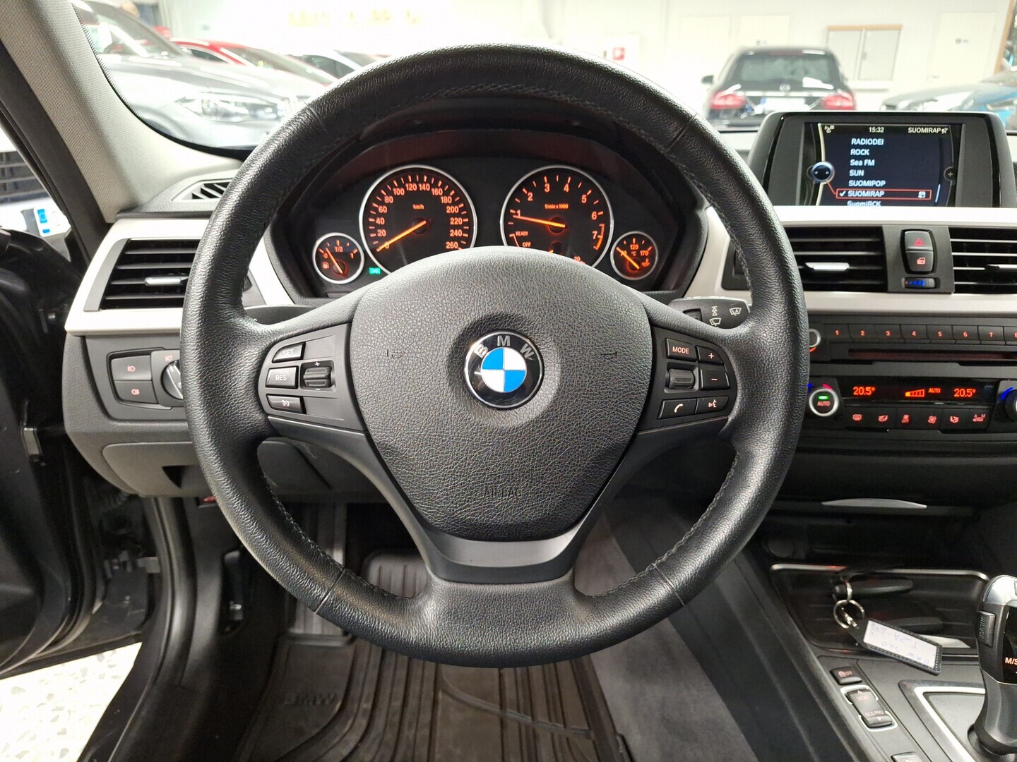 BMW 320 2013