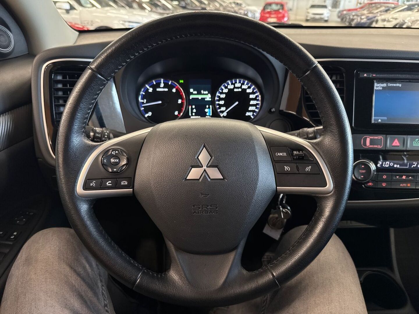 MITSUBISHI Outlander 2015
