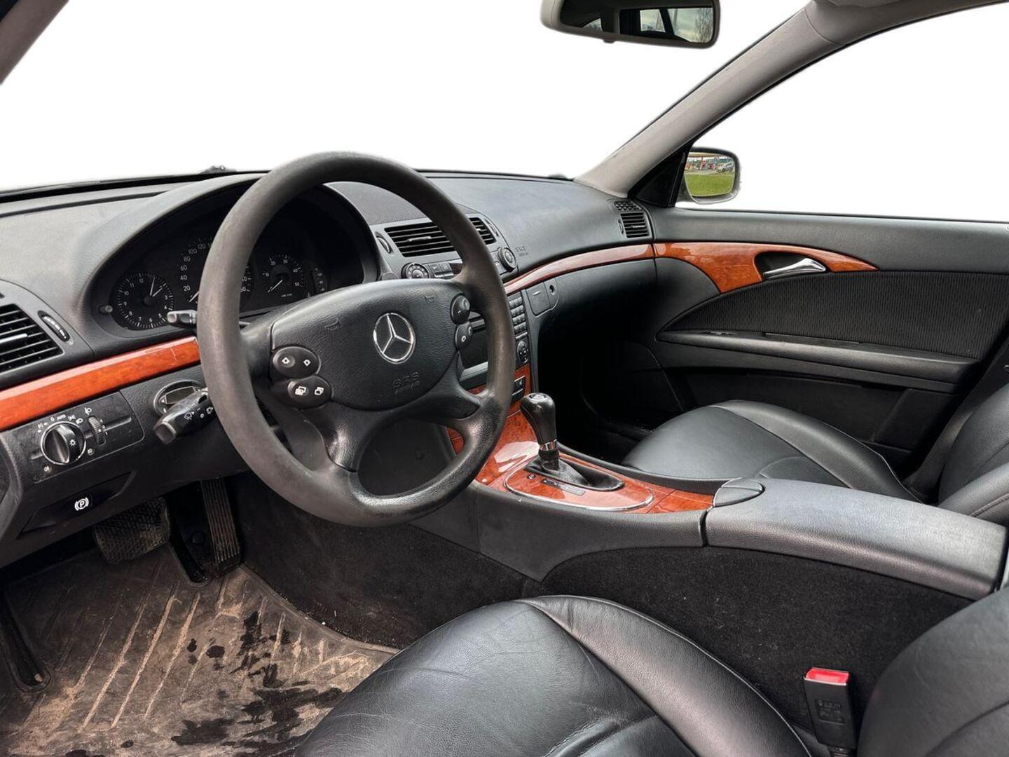 MERCEDES-BENZ E 2009