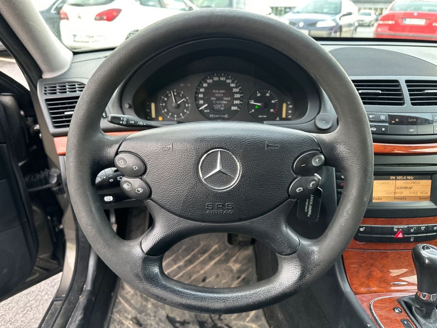 MERCEDES-BENZ E 2009