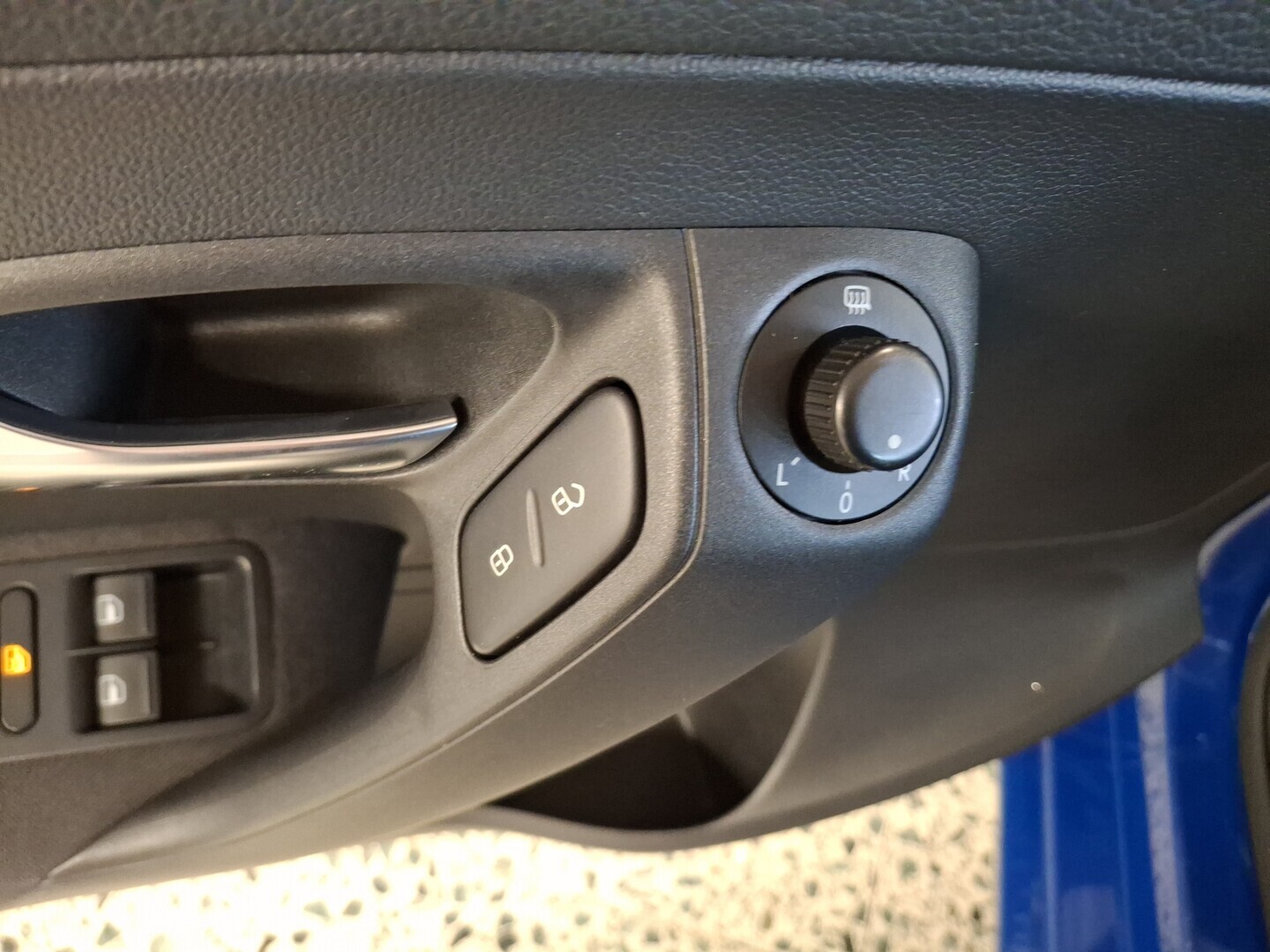 VOLKSWAGEN Polo 2014