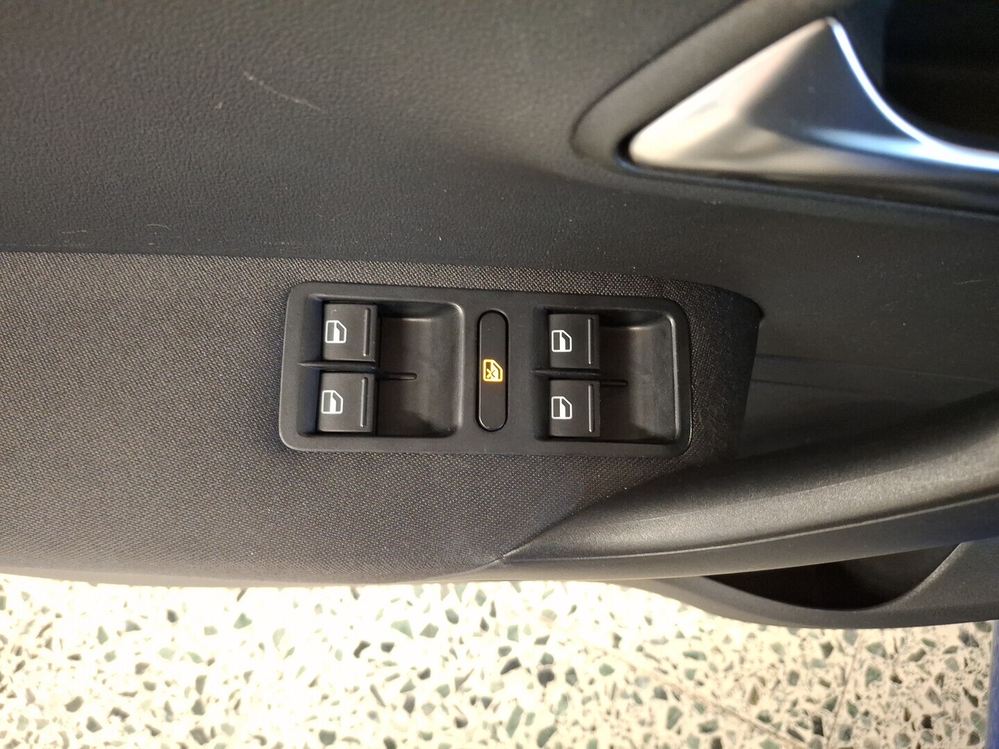 VOLKSWAGEN Polo 2014