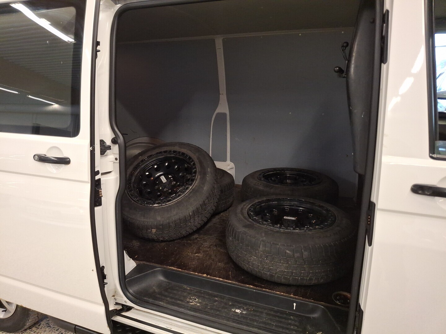 VOLKSWAGEN Transporter 2014