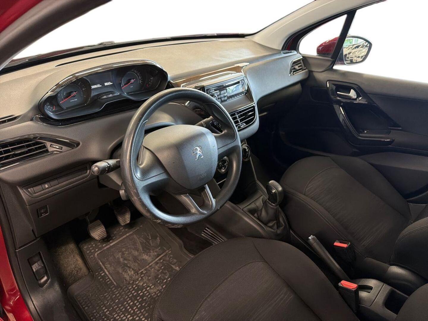 PEUGEOT 208 2014