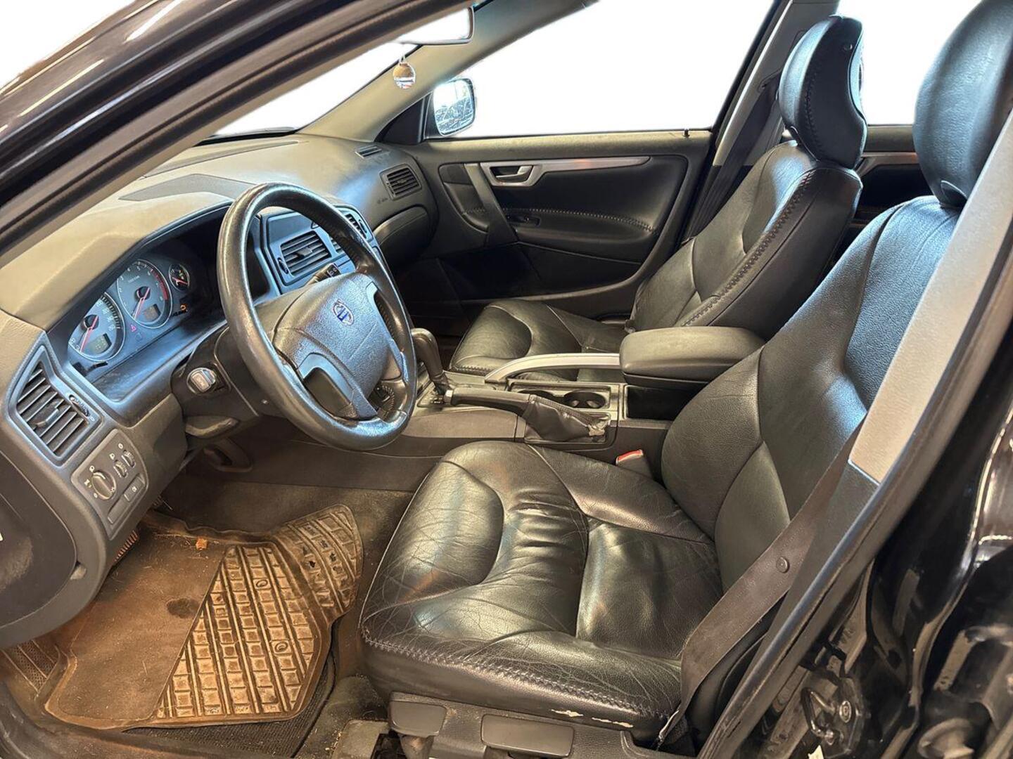VOLVO XC70 2004