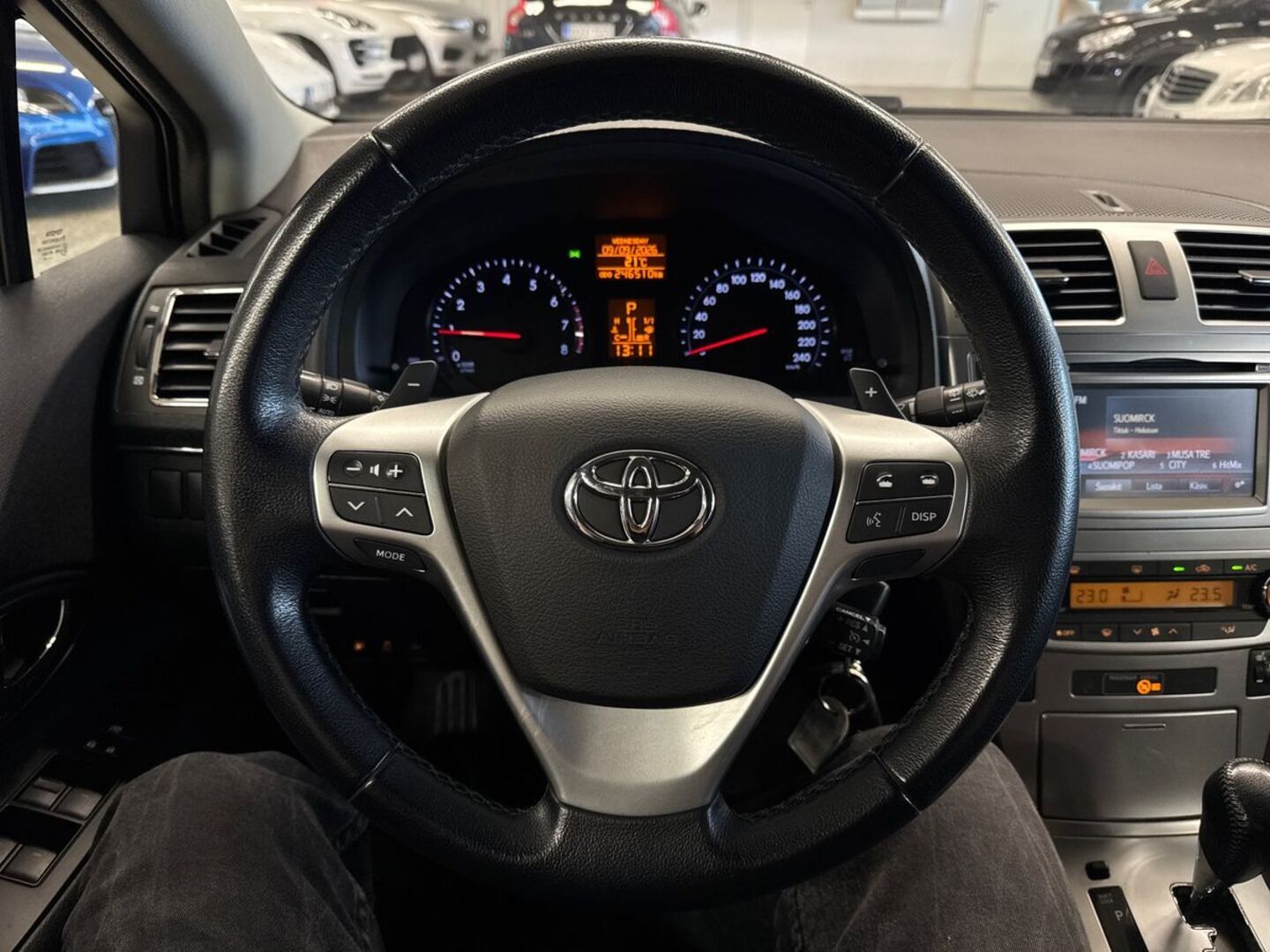 TOYOTA Avensis 2015