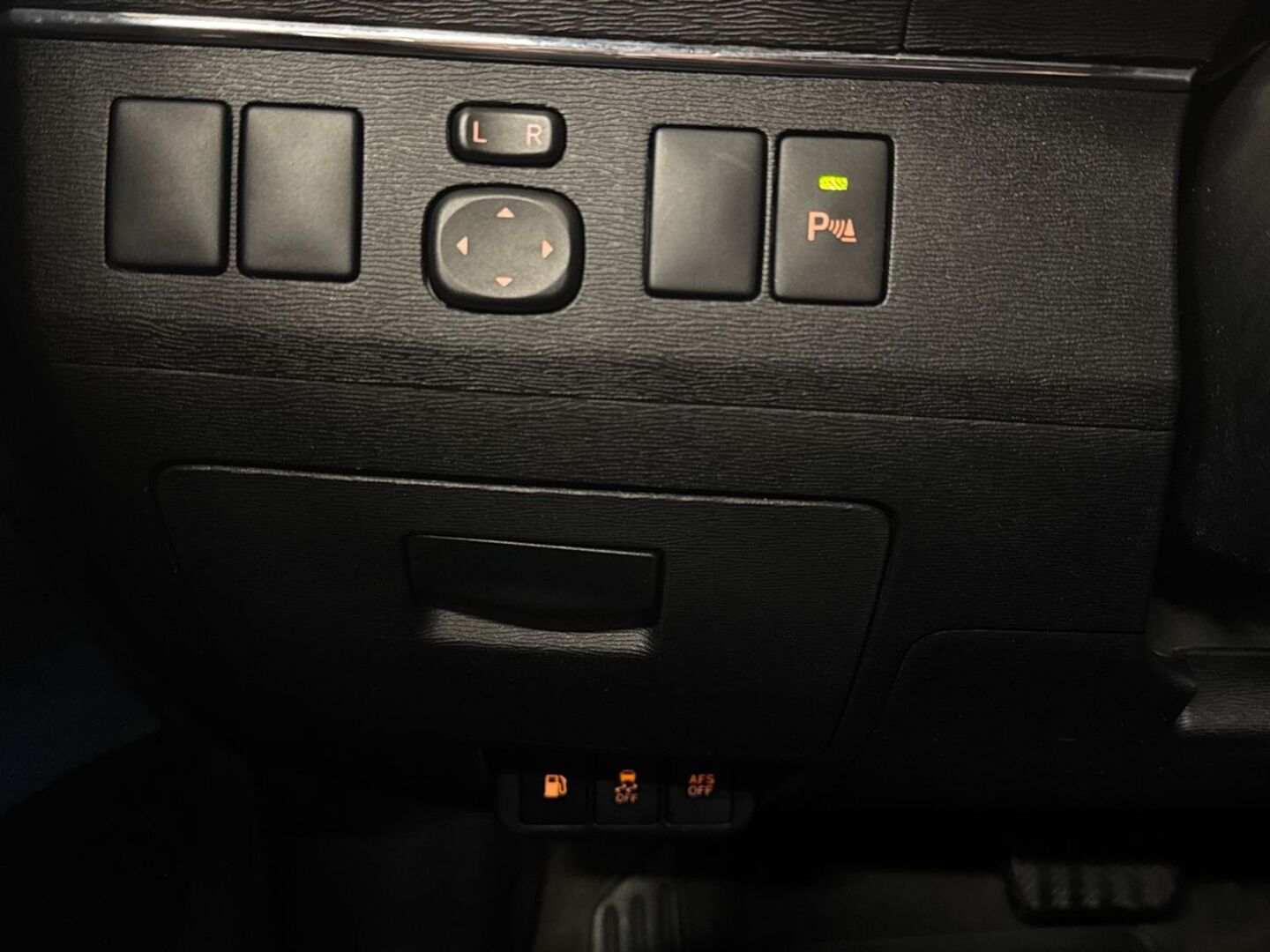 TOYOTA Avensis 2015