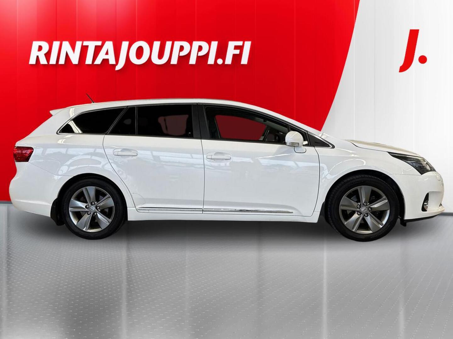TOYOTA Avensis 2015