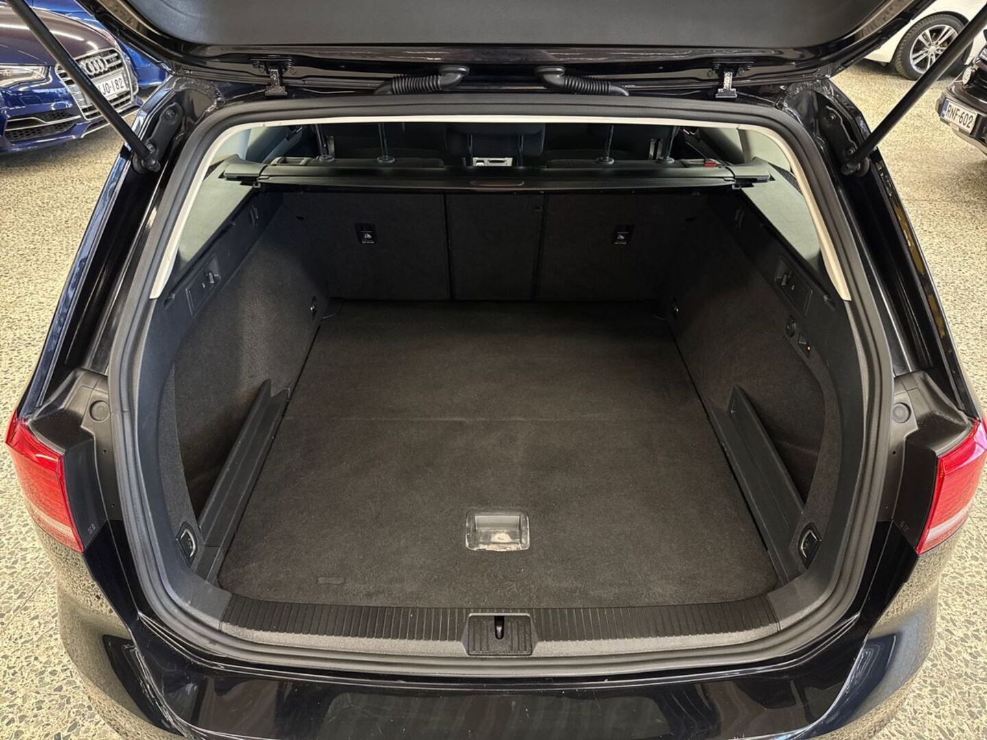 VOLKSWAGEN Passat 11