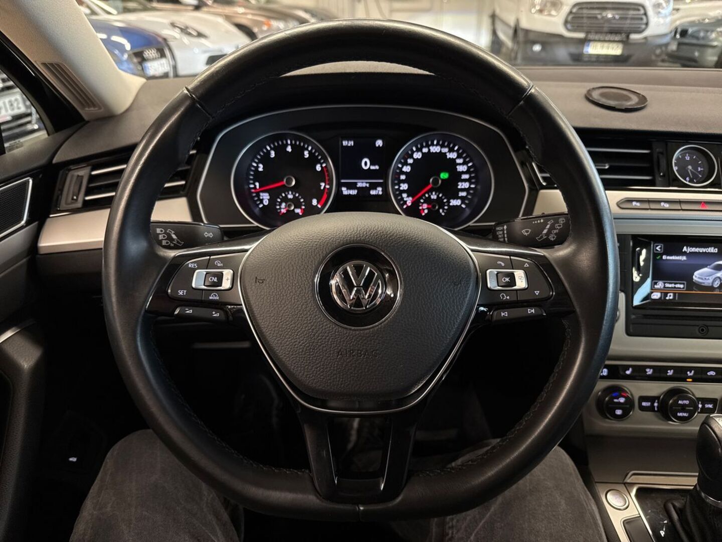 VOLKSWAGEN Passat 15