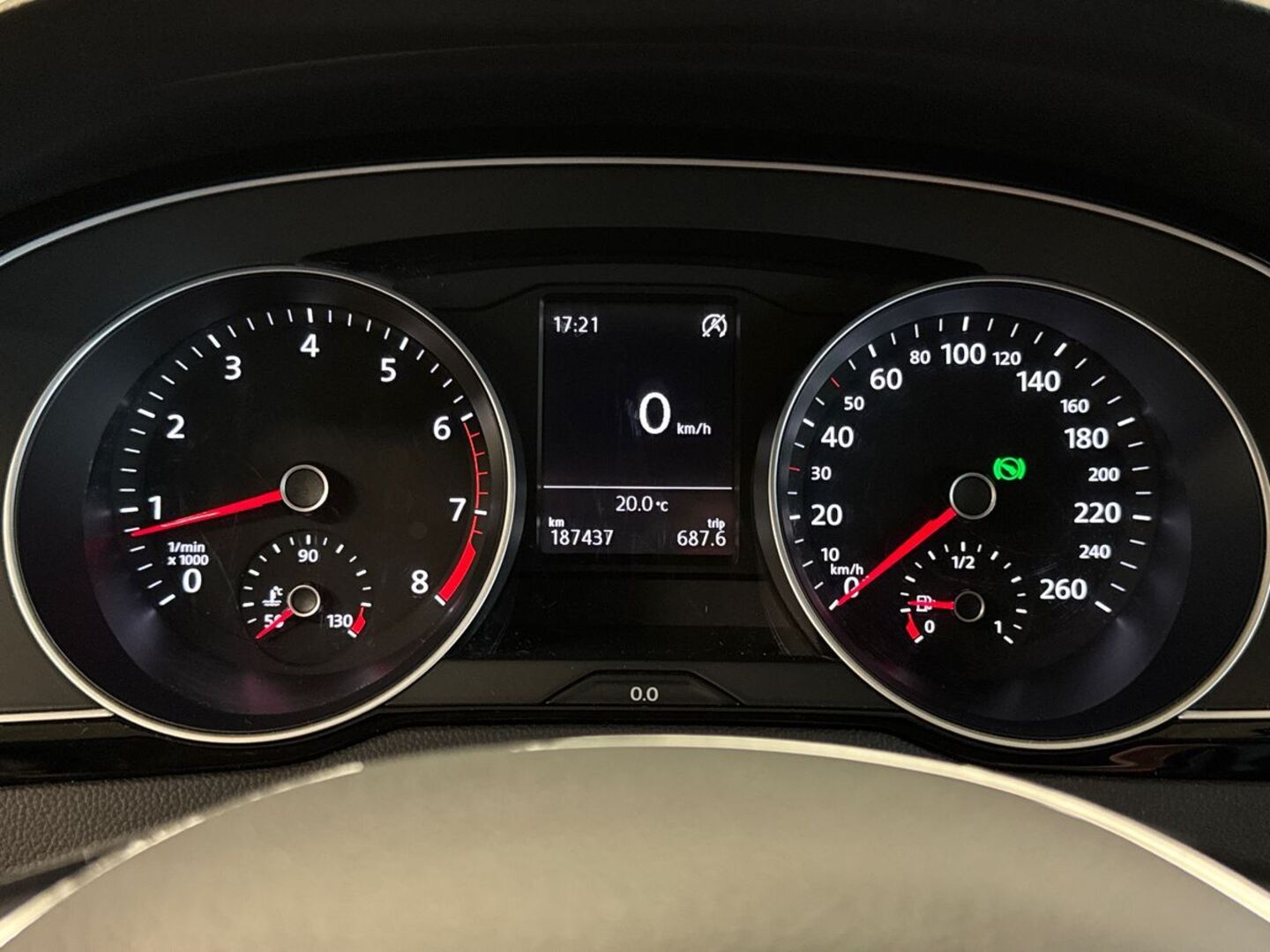 VOLKSWAGEN Passat 19