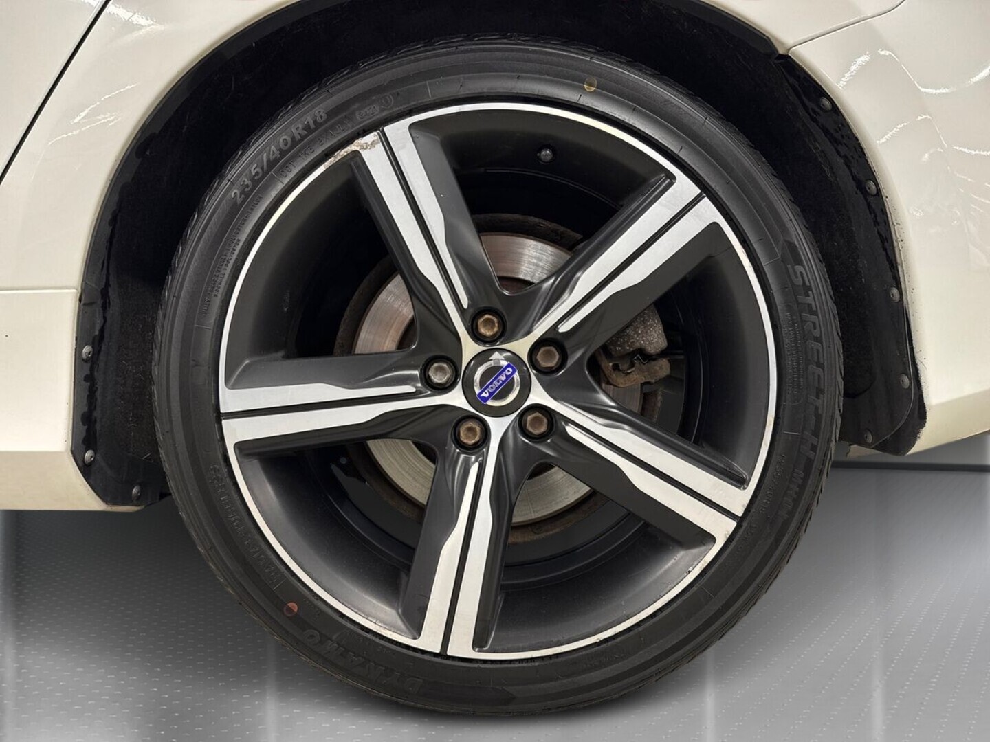 VOLVO V60 2017