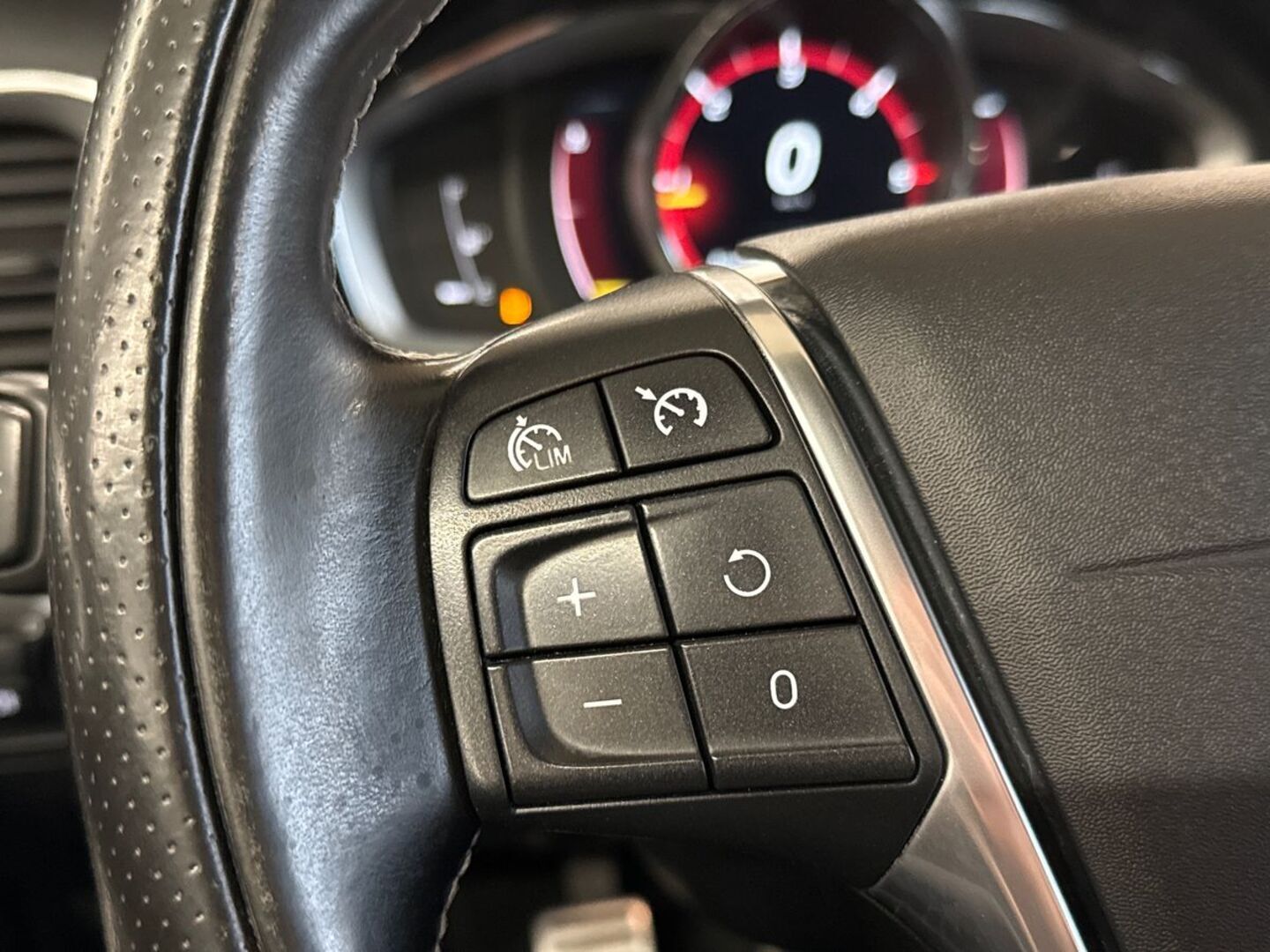 VOLVO V60 2017