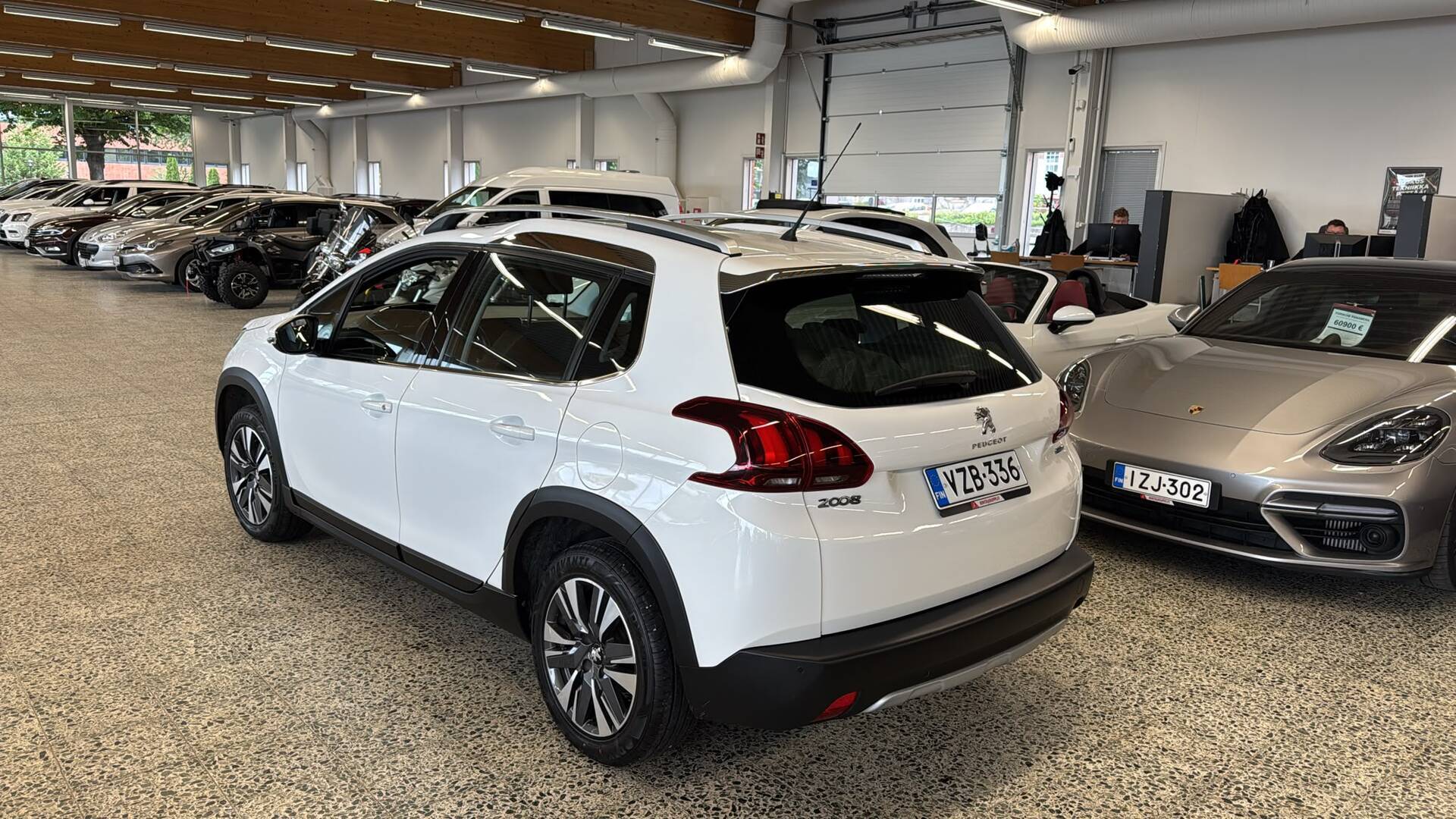 PEUGEOT 2008 2017