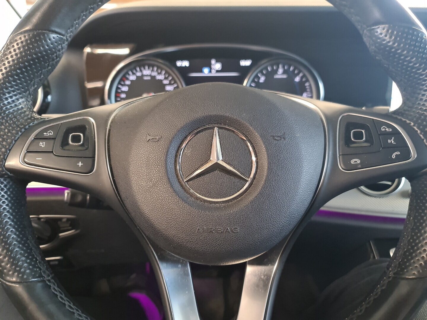 MERCEDES-BENZ E 2017