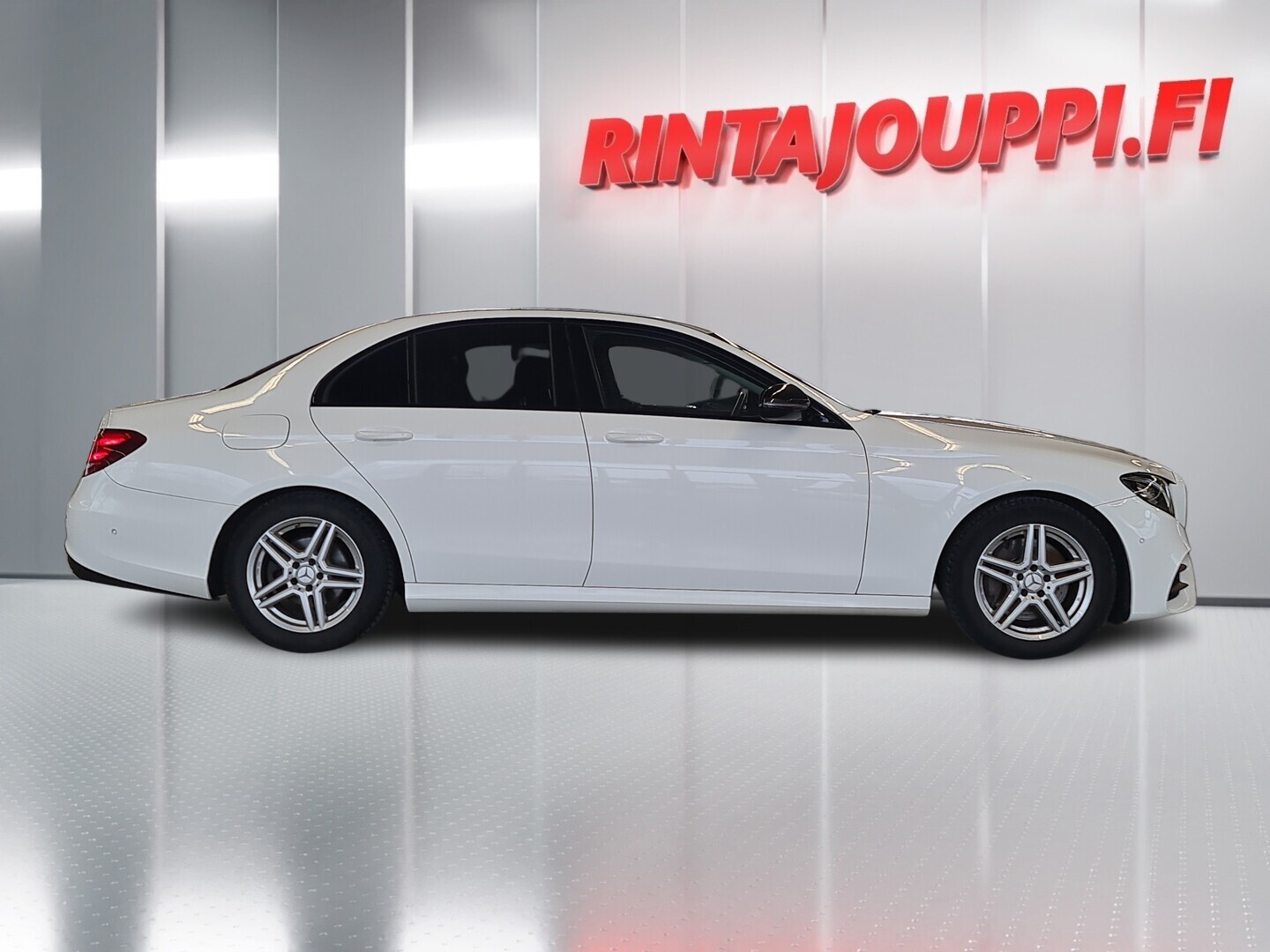 MERCEDES-BENZ E 2017