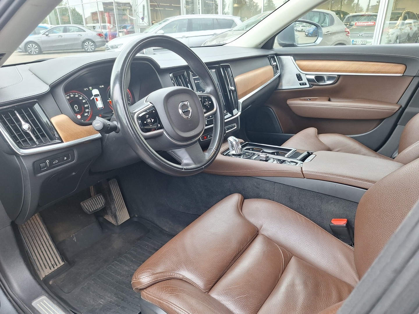 VOLVO V90 10