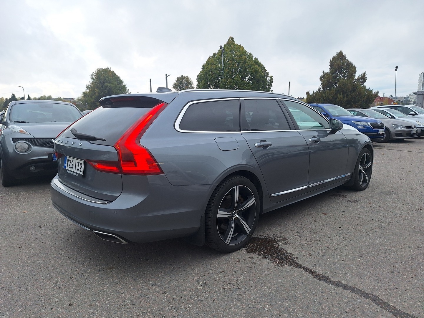 VOLVO V90 3