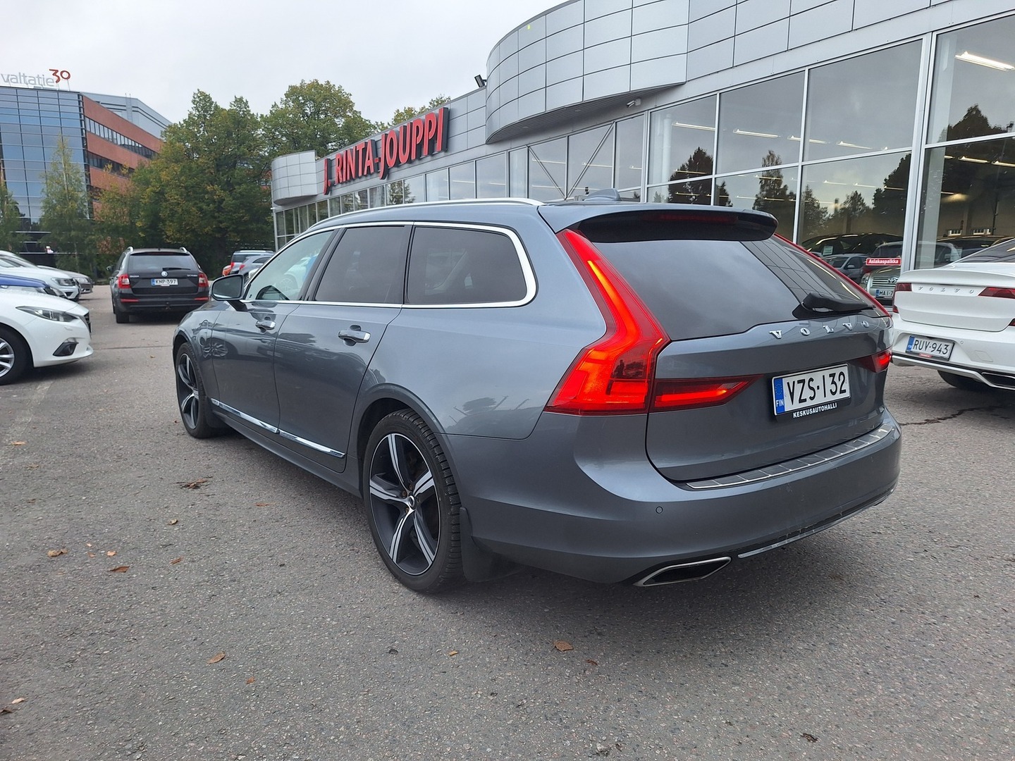 VOLVO V90 5