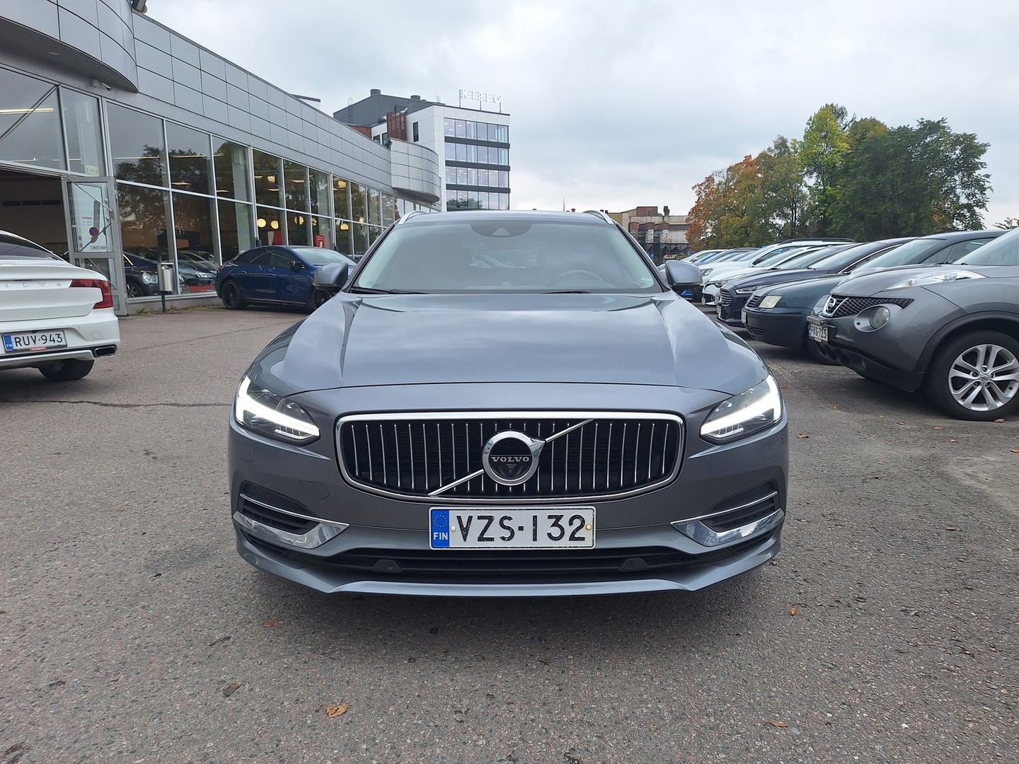 VOLVO V90 8