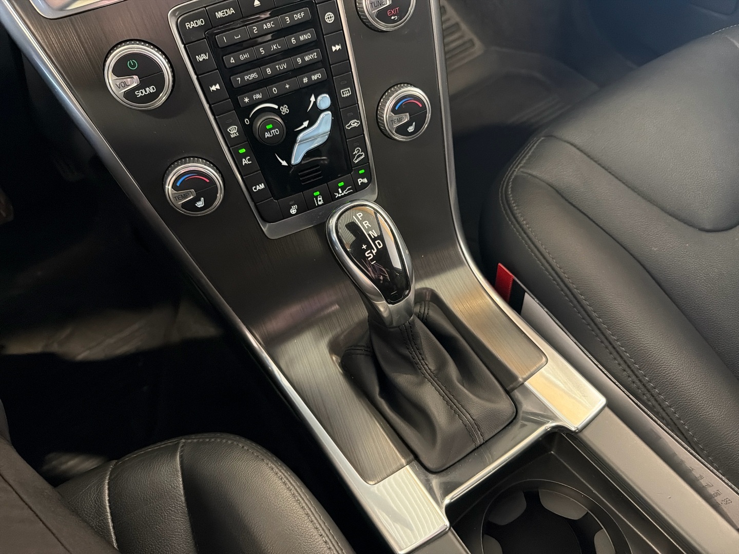 VOLVO XC60 2015