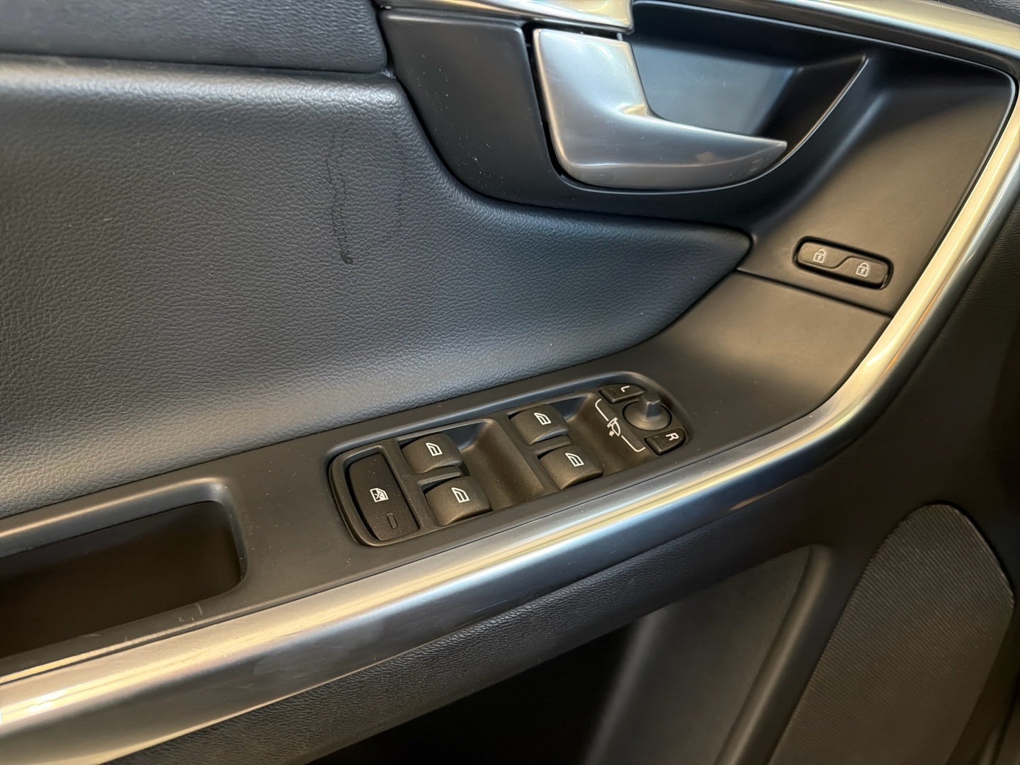 VOLVO XC60 2015