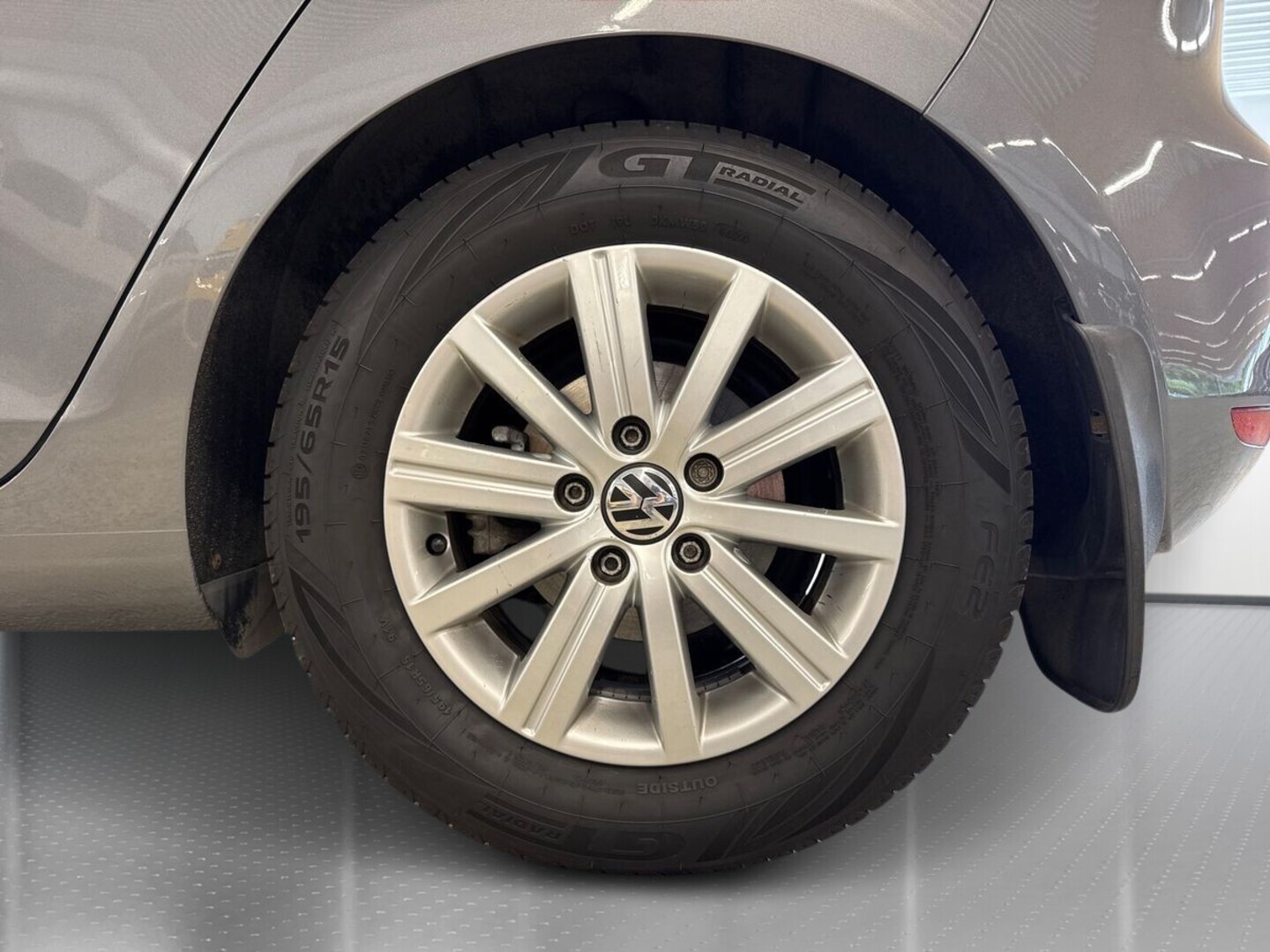 VOLKSWAGEN Golf 2012