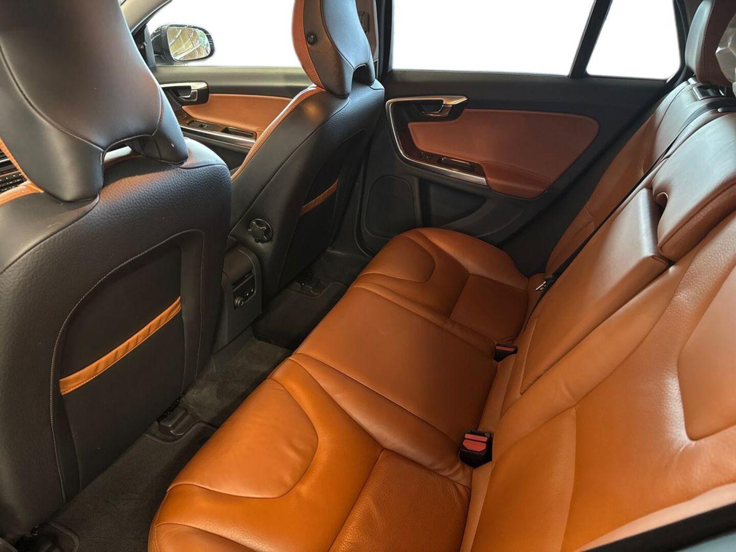 VOLVO V60 2011