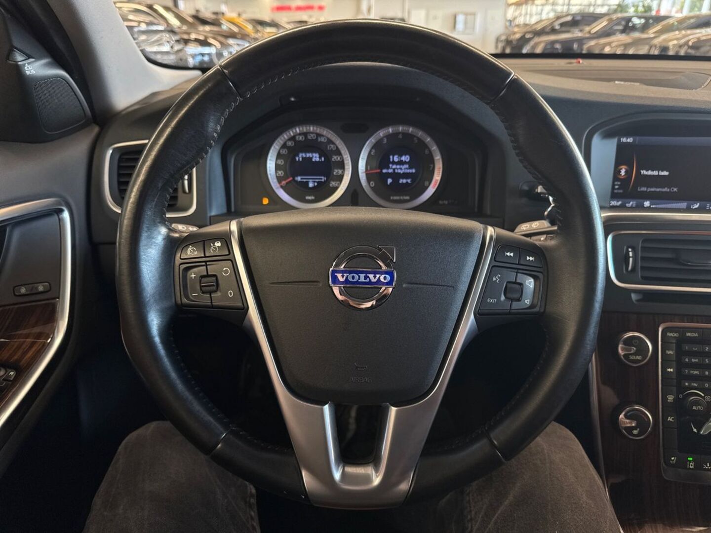 VOLVO V60 2011