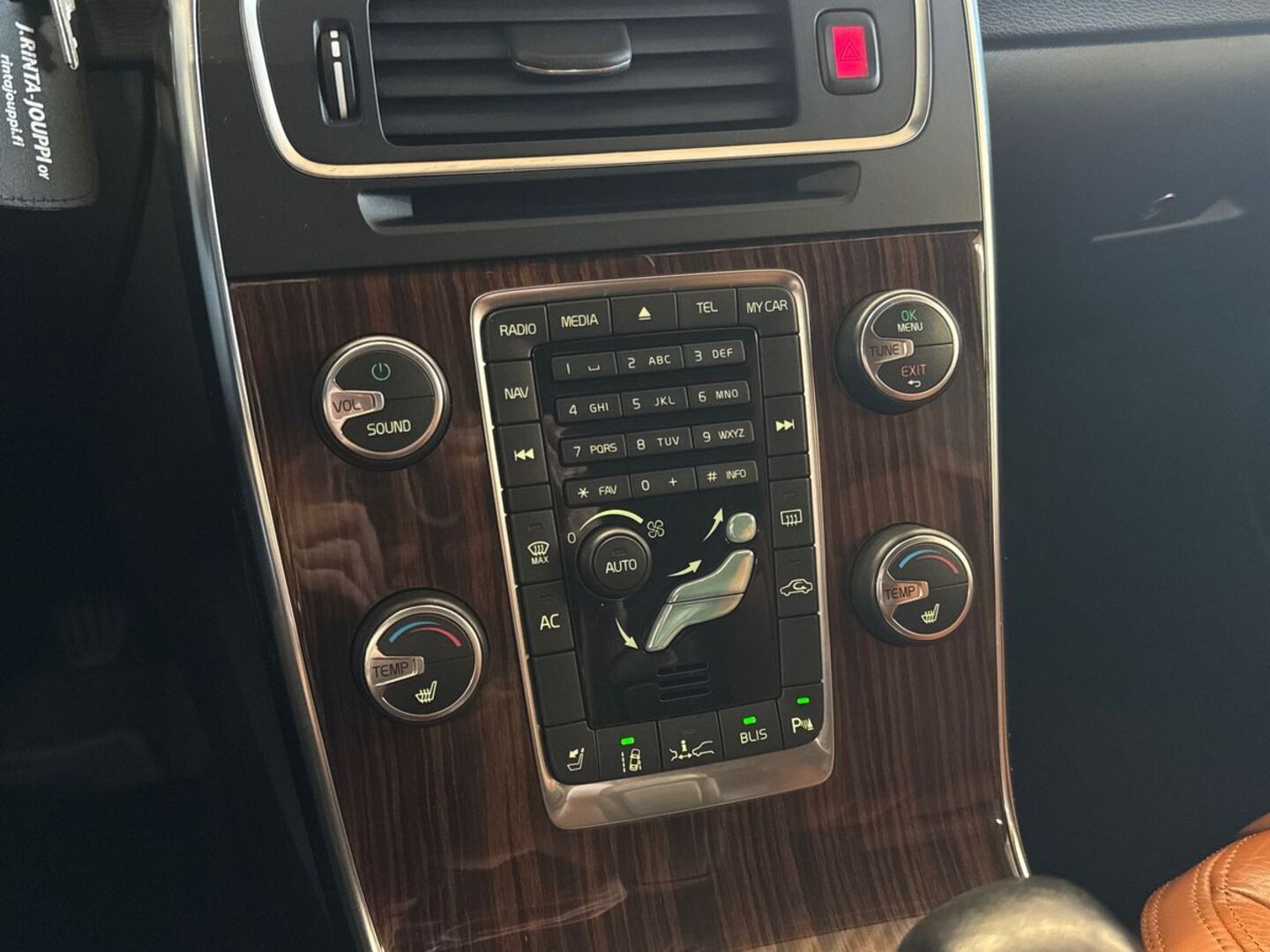 VOLVO V60 2011