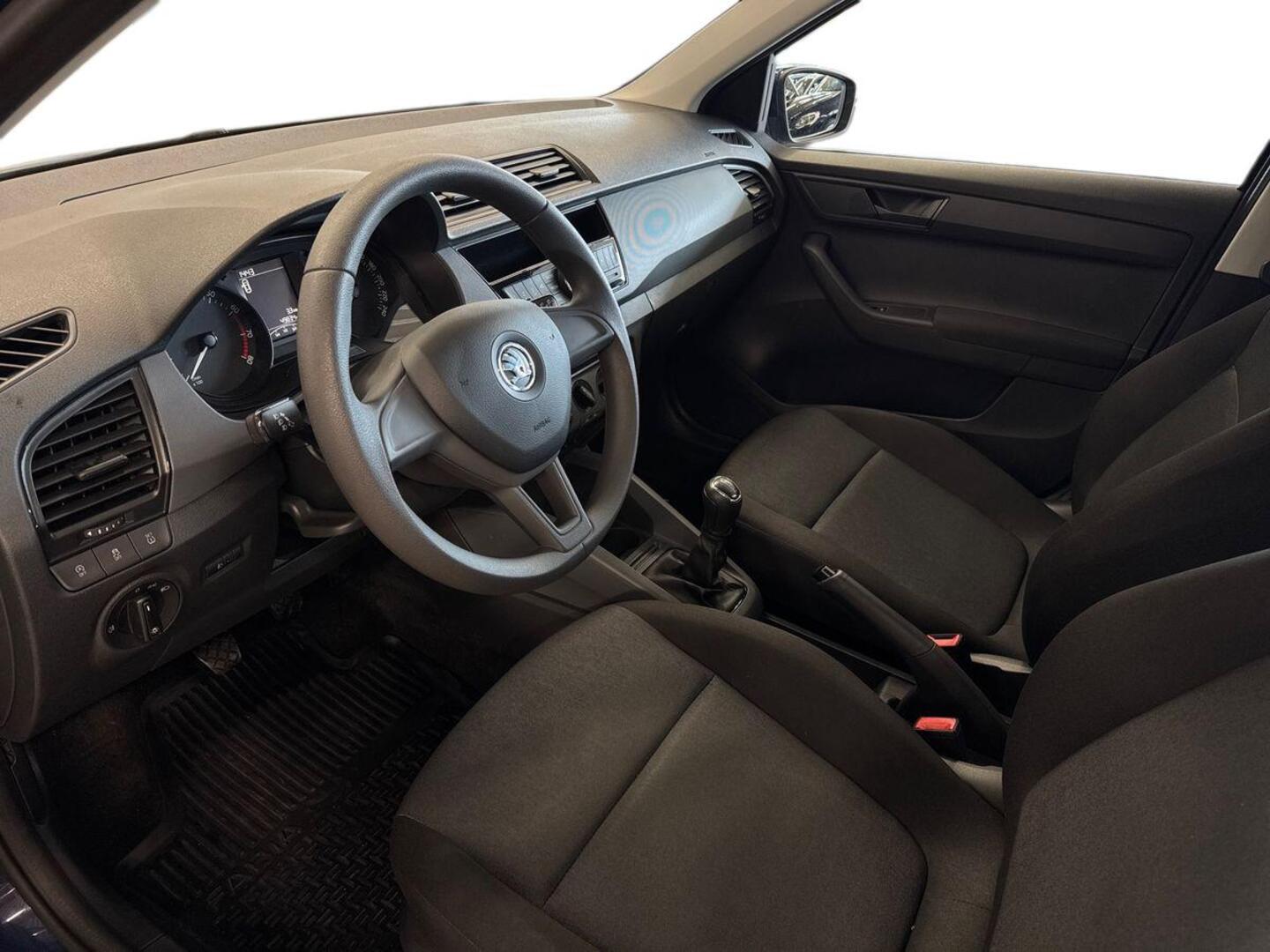 SKODA Fabia 2015
