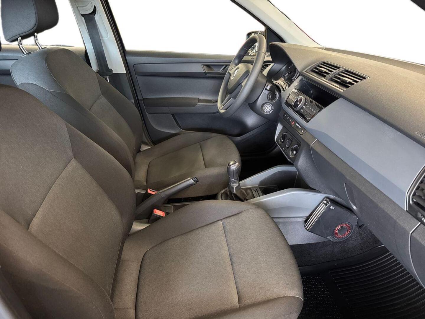 SKODA Fabia 2015