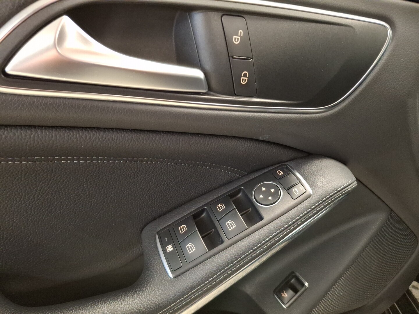 MERCEDES-BENZ CLA 2016