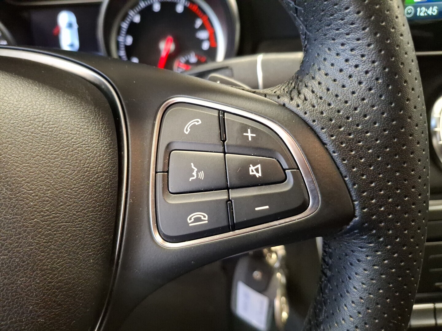 MERCEDES-BENZ CLA 2016