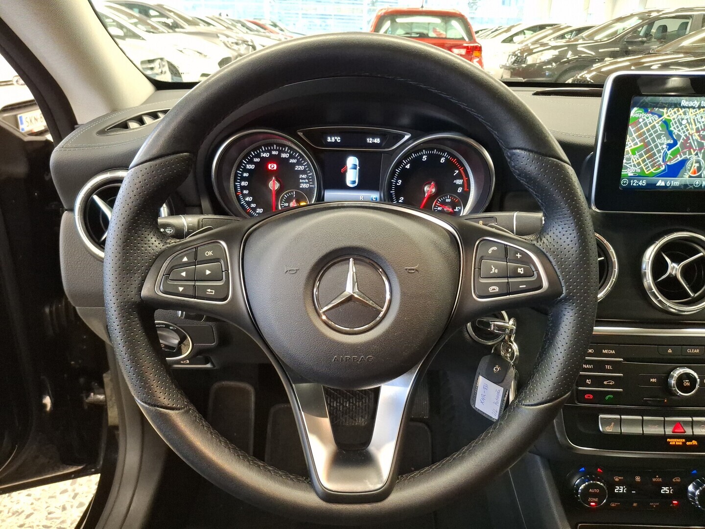 MERCEDES-BENZ CLA 2016