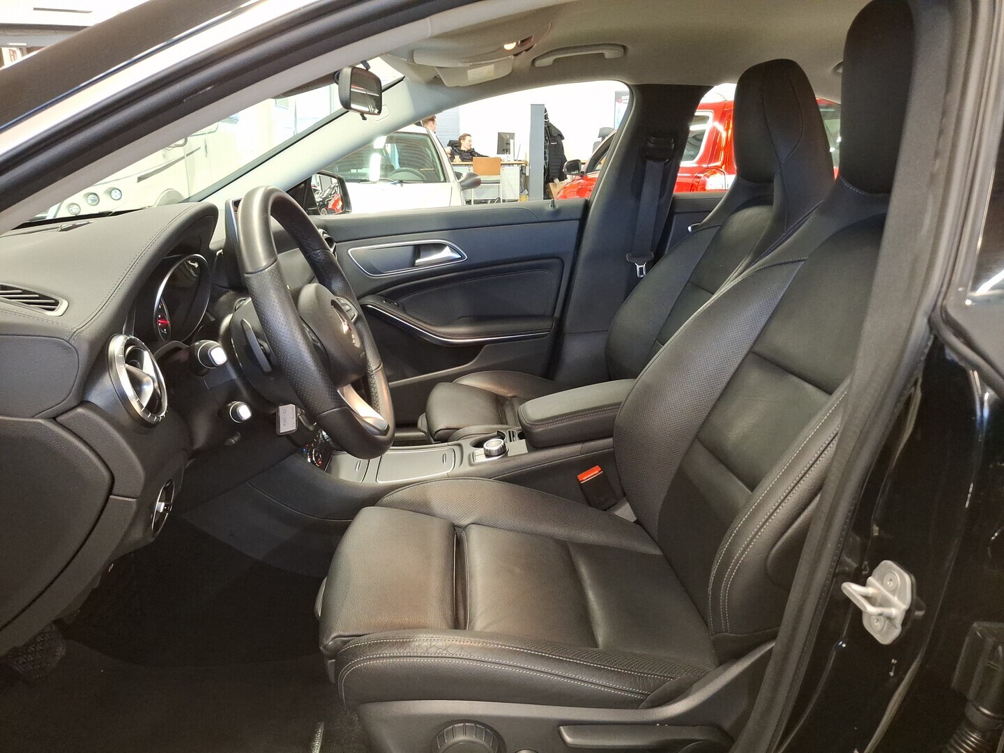 MERCEDES-BENZ CLA 2016