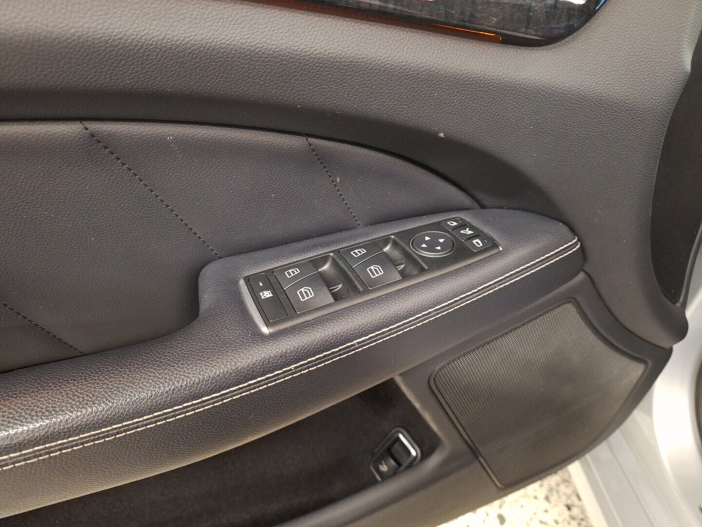 MERCEDES-BENZ CLS 2011