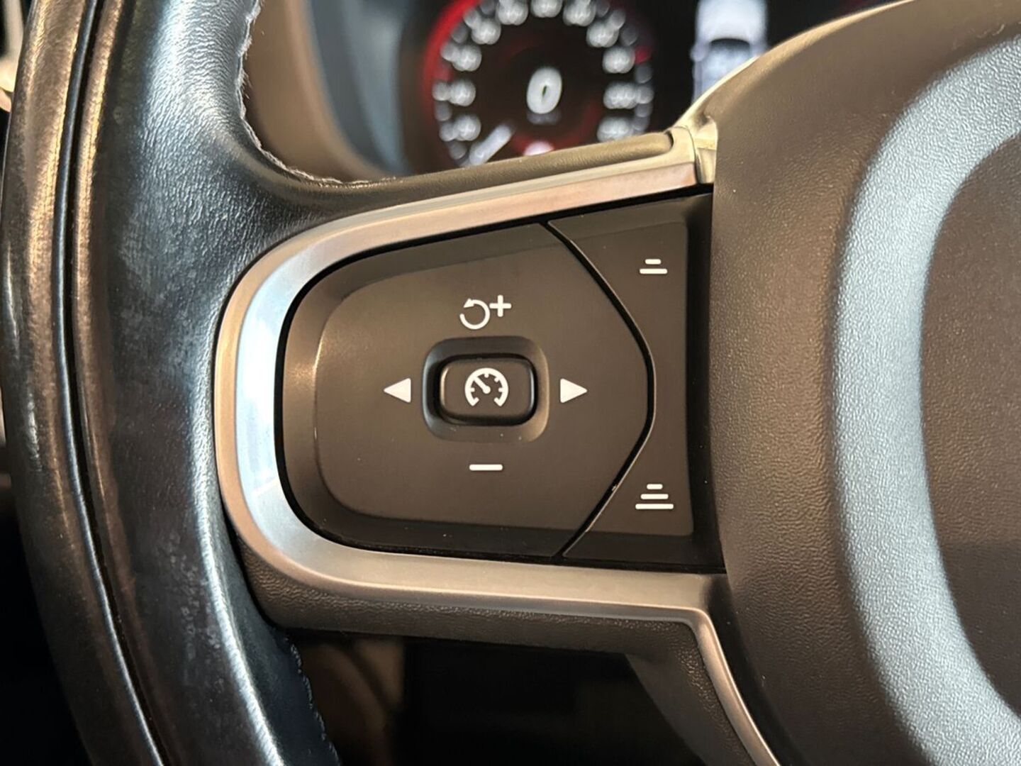 VOLVO XC60 17