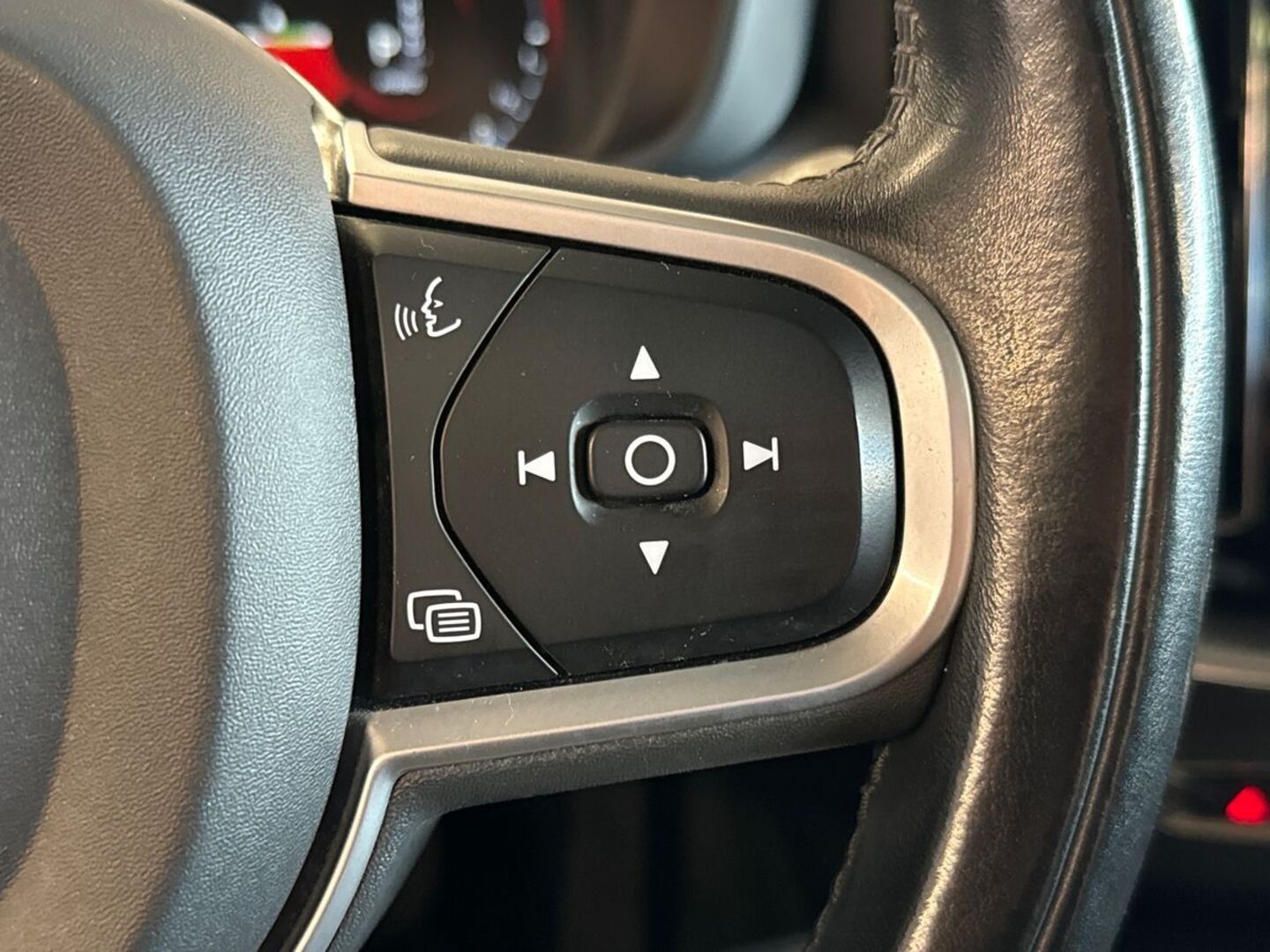 VOLVO XC60 18