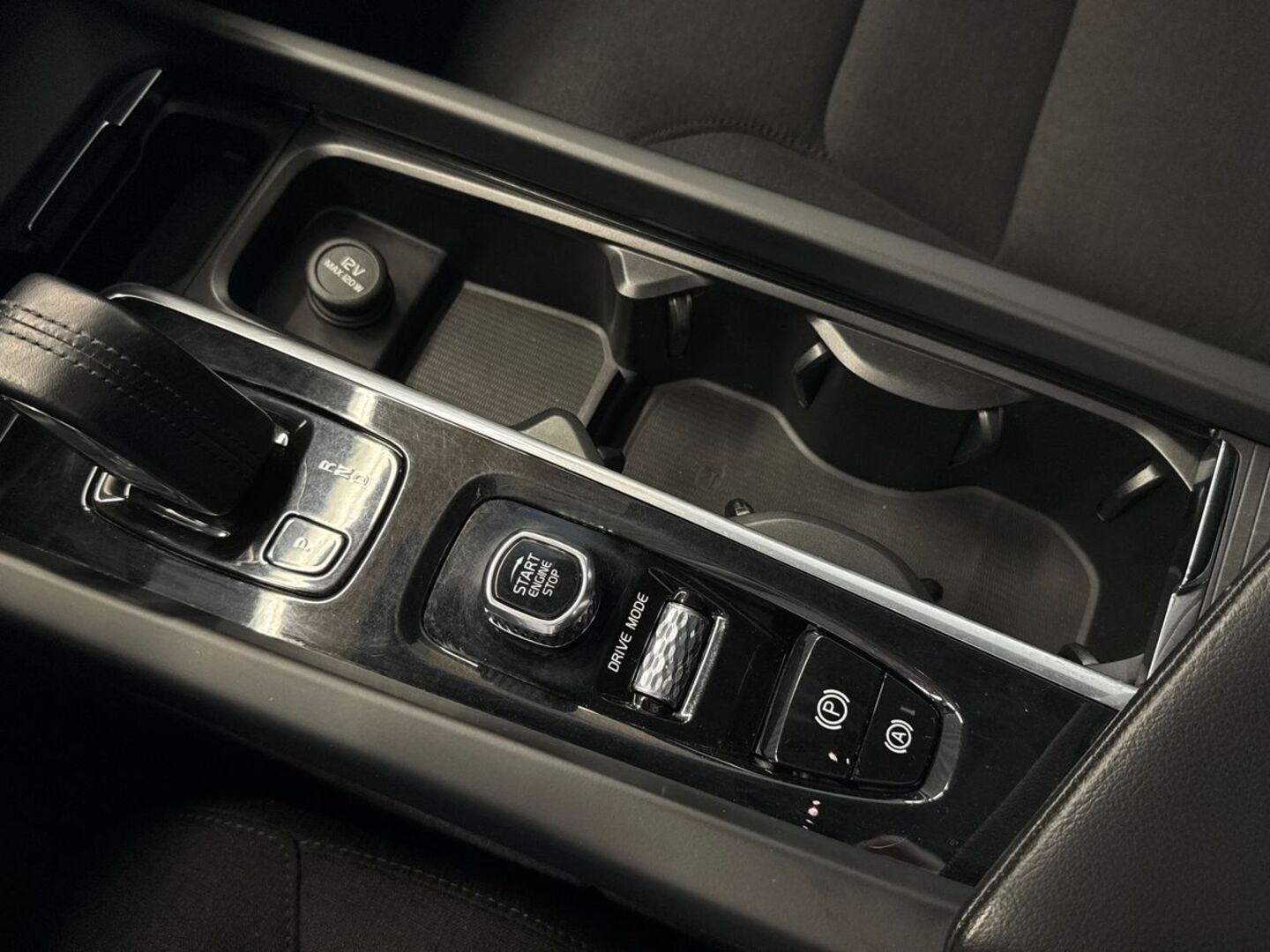 VOLVO XC60 23