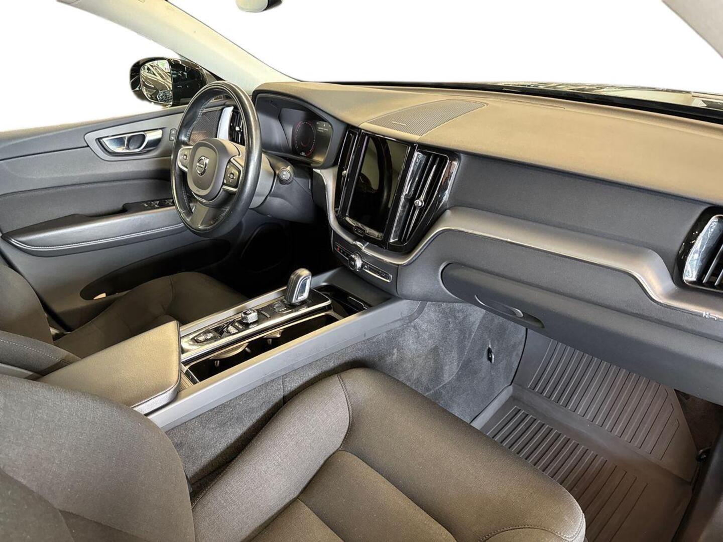 VOLVO XC60 9