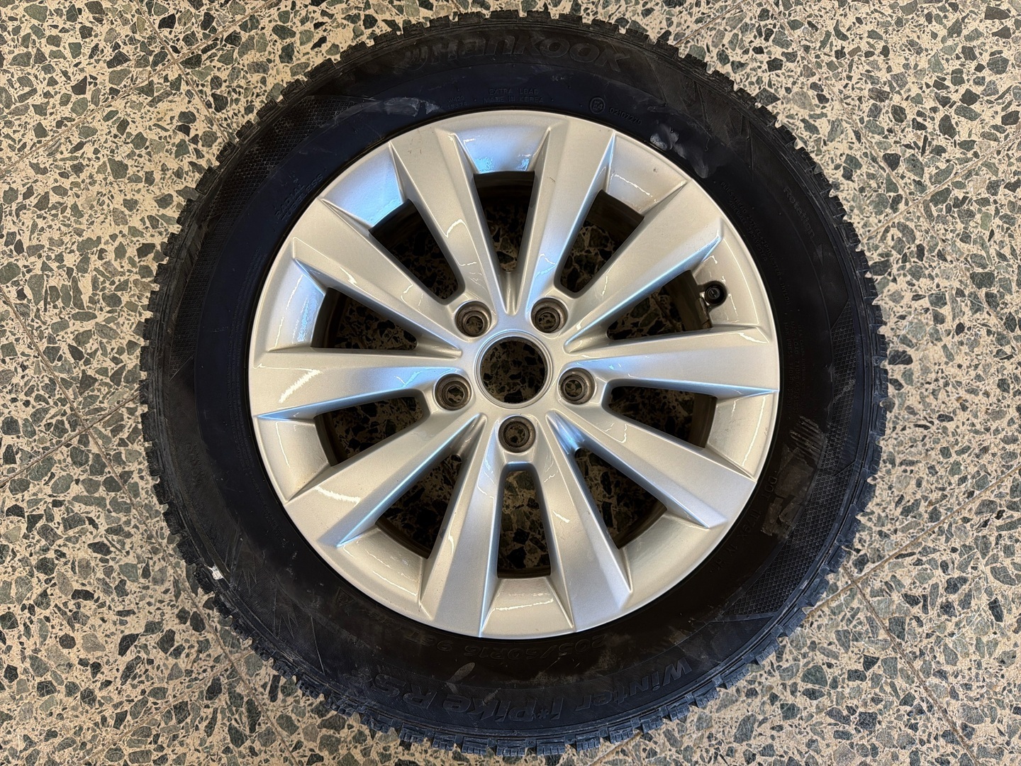 VOLKSWAGEN Beetle 2013