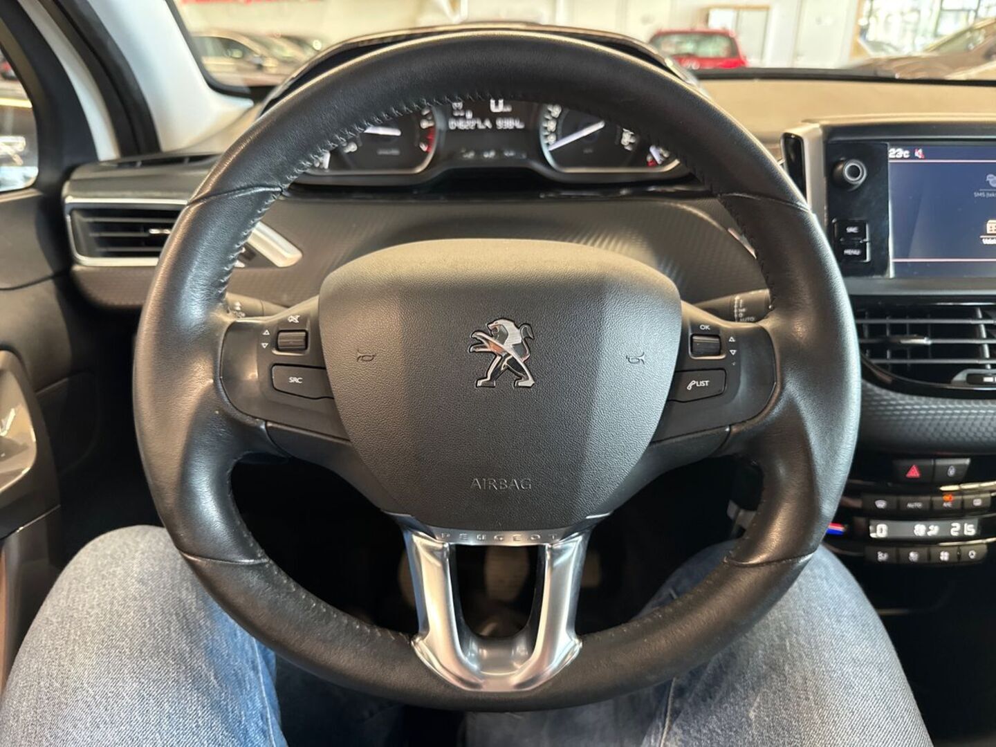PEUGEOT 2008 12