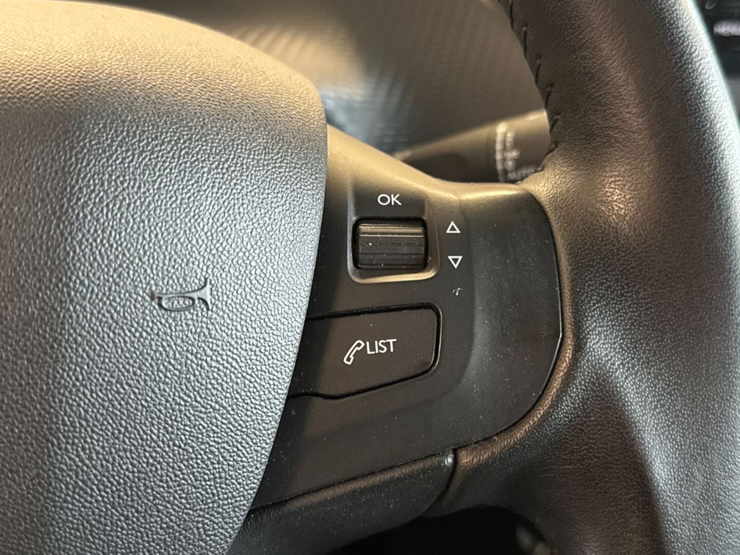 PEUGEOT 2008 14