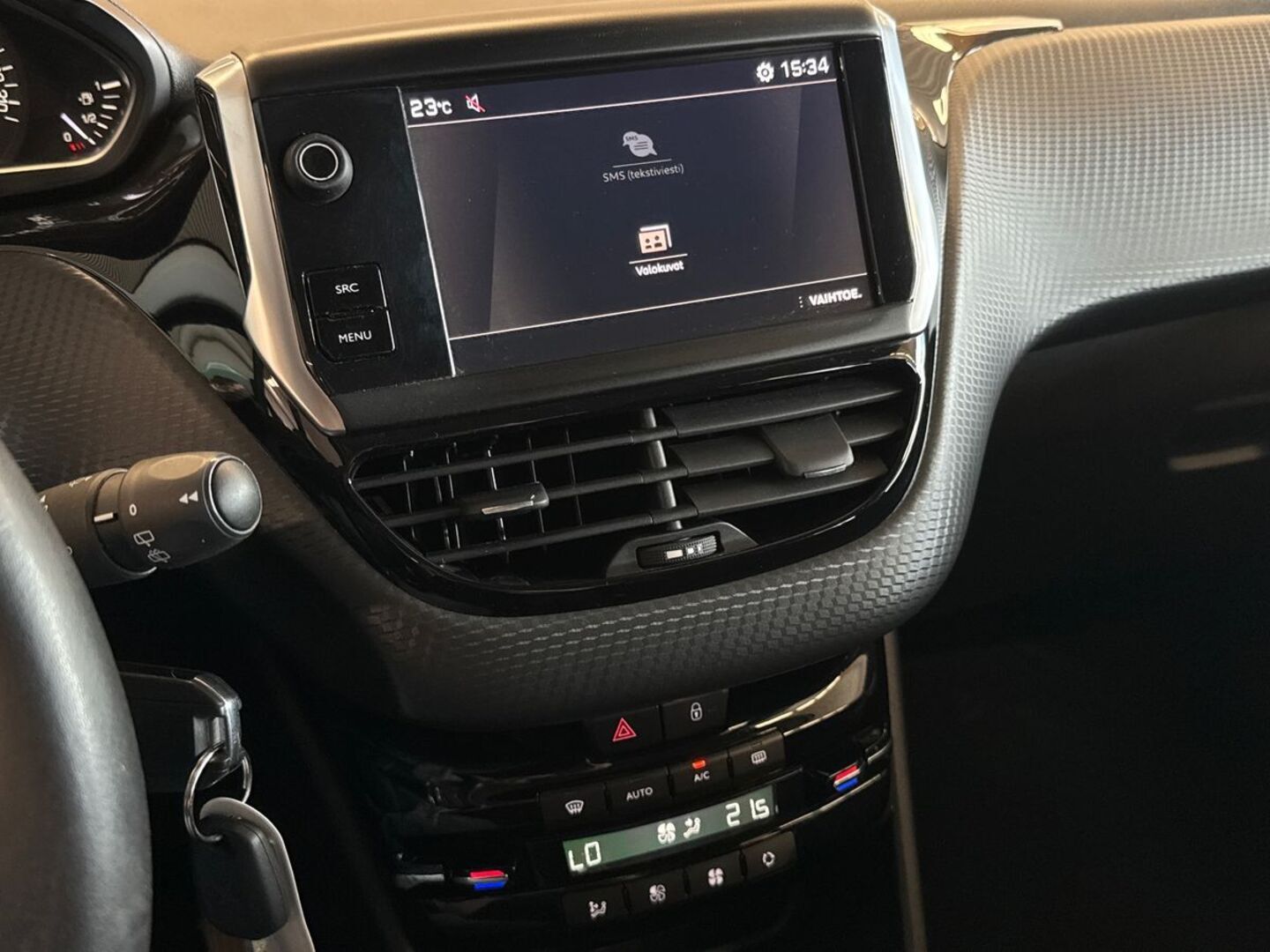 PEUGEOT 2008 17