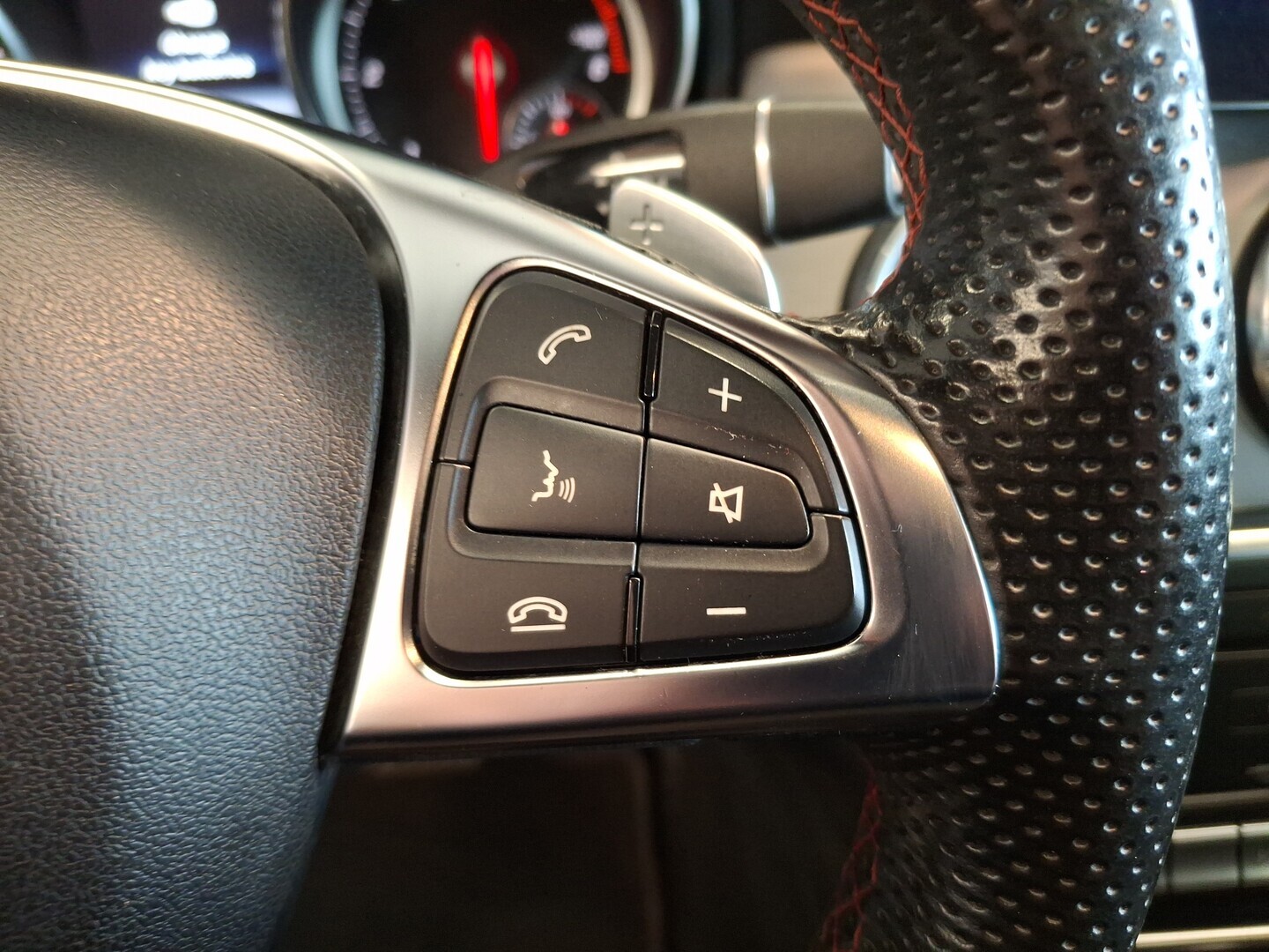 MERCEDES-BENZ CLA 2018