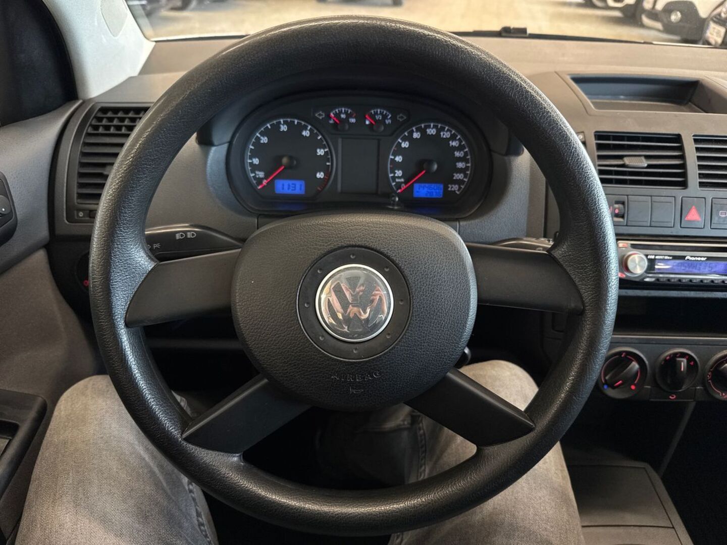 VOLKSWAGEN Polo 2005