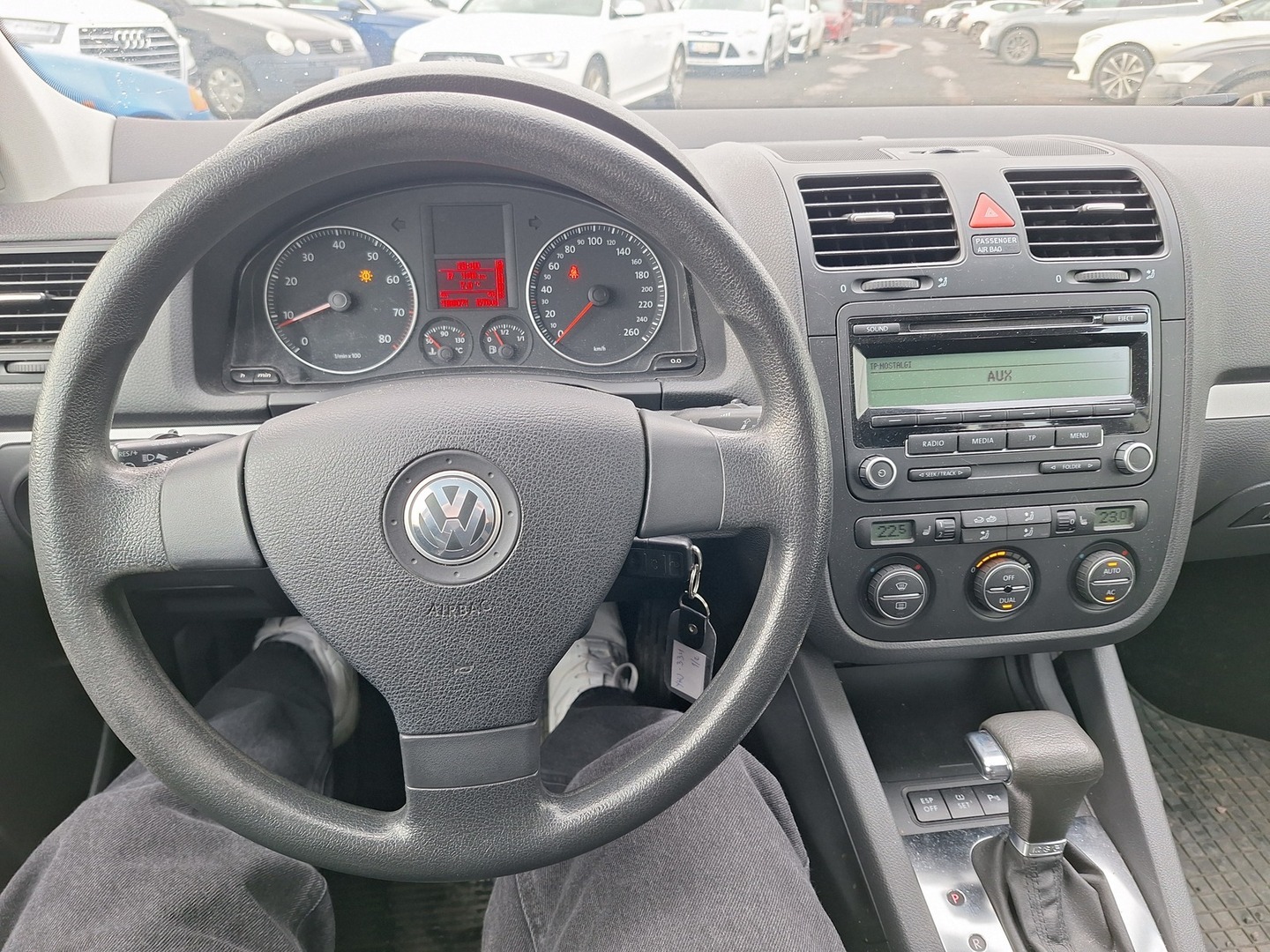 VOLKSWAGEN Golf 2009